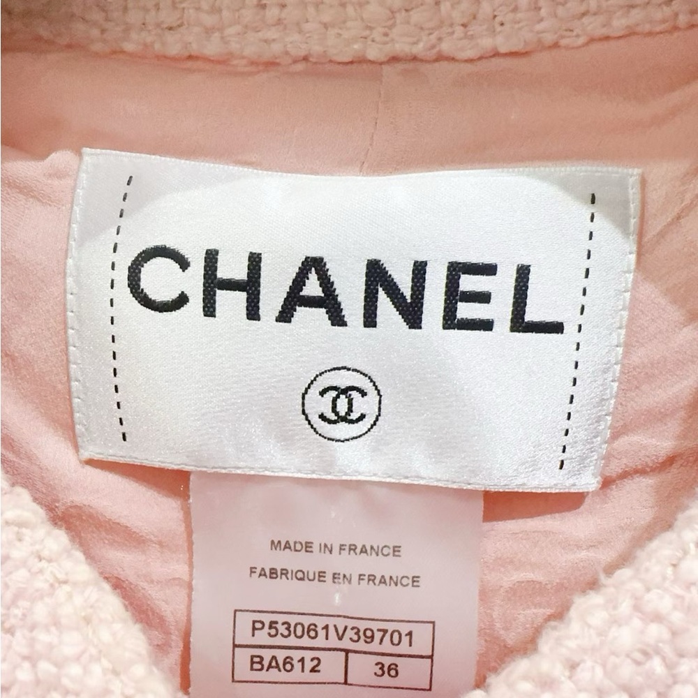 ❌sold❌Authentic Chanel Light Pink Blazer - Picture 4 of 6